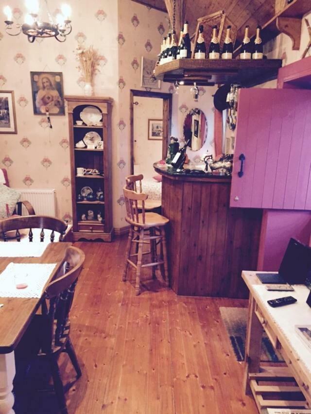 Teresas Cottage Donegal Town Exterior photo